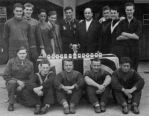 The 1st Bn Queen's Swimming Team